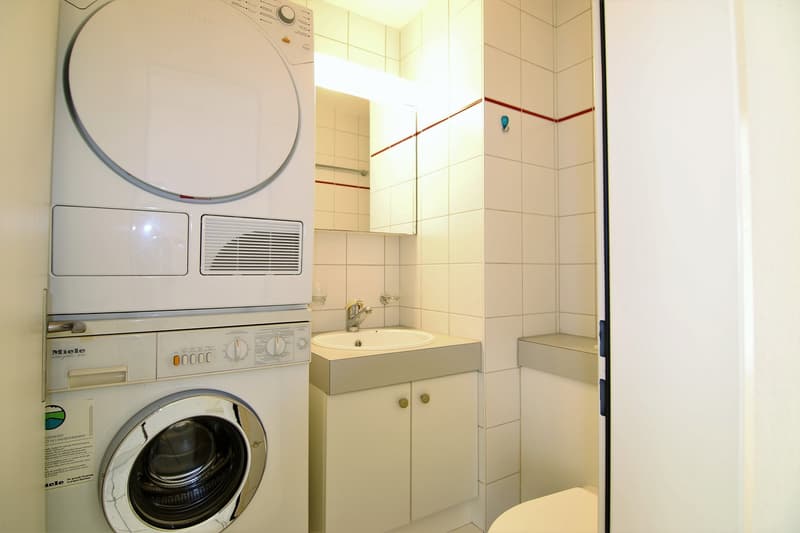 Grosszügige 4.5-Zimmer-Wohnung mit Balkon (6)