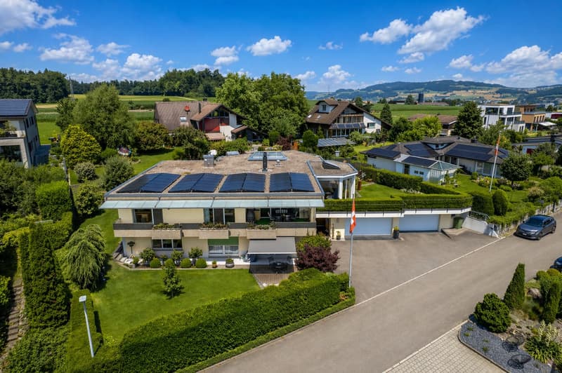 Charming 10.5 room country house (2)