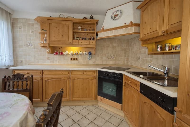 Charming 3.5-room cooperative apartment with mountain view (7)
