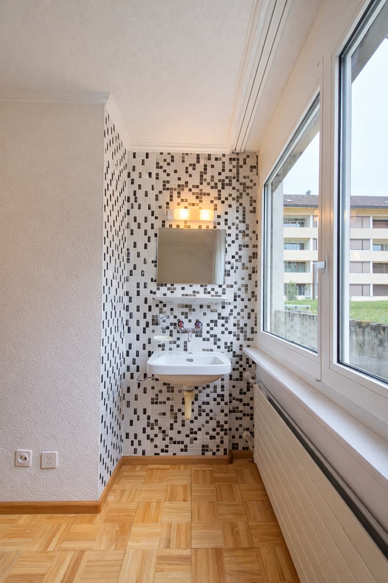 Charming 3.5-room cooperative apartment with mountain view (12)