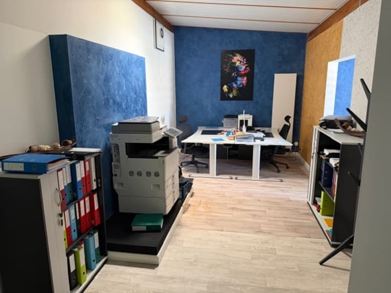Spazio commerciale e di pratica moderno sulla Bonnstrasse a Düdingen (2)