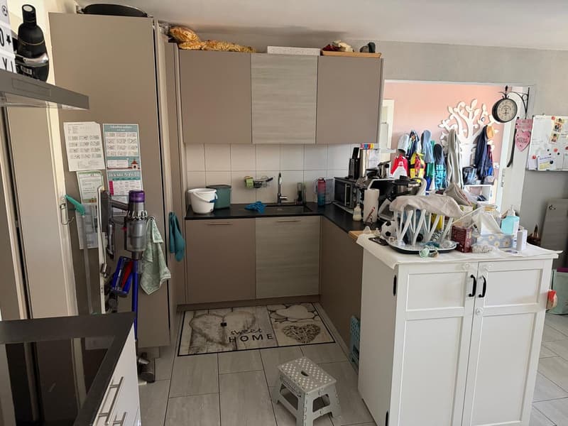 Zu vermieten in Cressier 4,5 Zimmer-Erdgeschosswohnung mit grosse Terrasse (2)