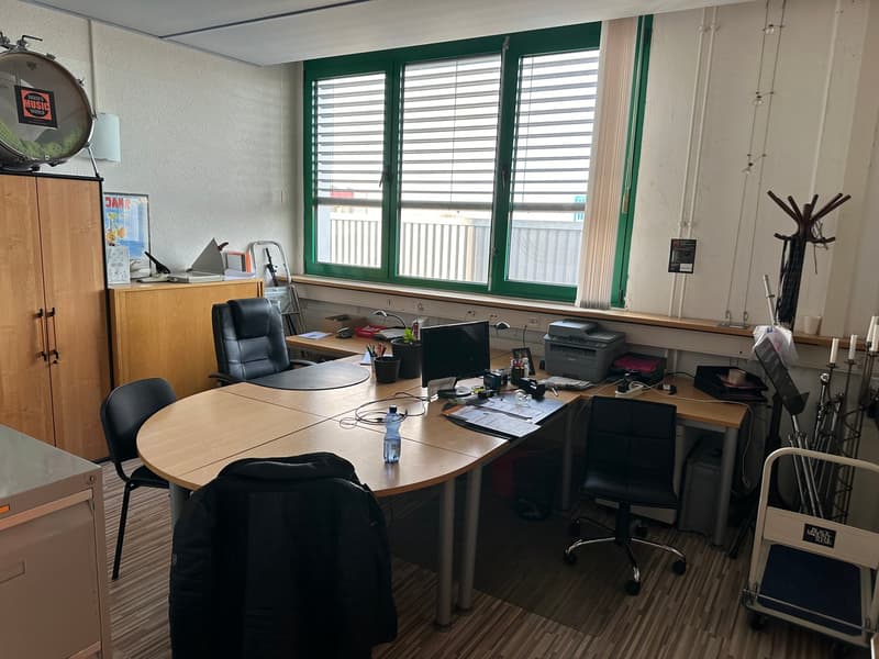In affitto a Düdingen ufficio/stanza da lavoro o sala per attività (1)