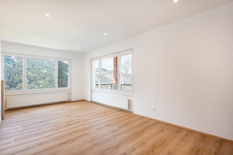 Vivre avec une vue dégagée. Appartement de 4,5 pièces rénové récemment près d'Arosa (8)