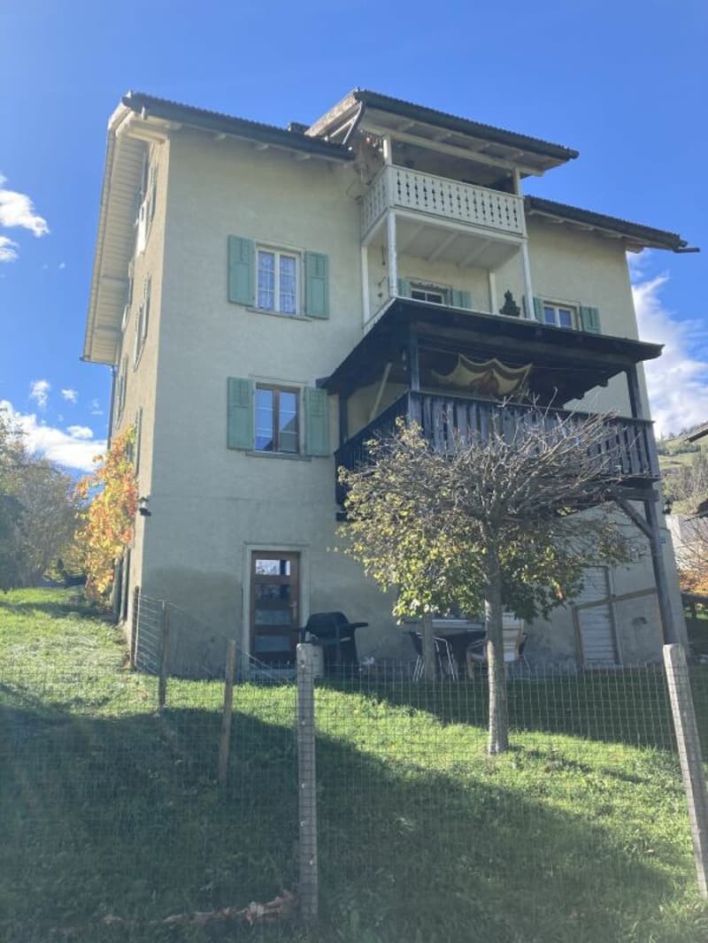 Appartamento 3.5 locali con vista mozzafiato a Cazis (11)