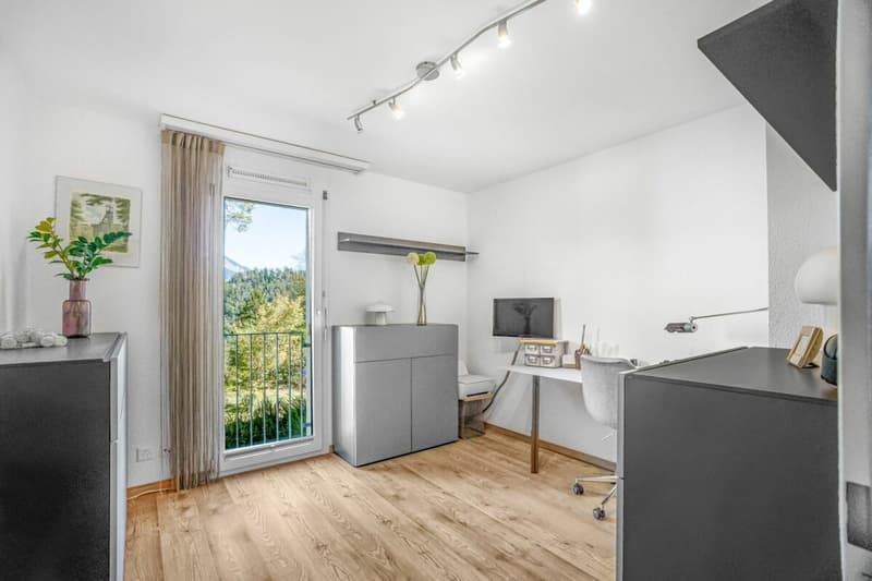 Bonaduz: Helle 4.5-Zimmer-Wohnung in grossem Balkon, Lift und eigenem Hobbyraum (7)