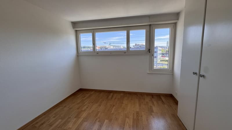 Bright and Spacious 5.5-Room Apartment (6)