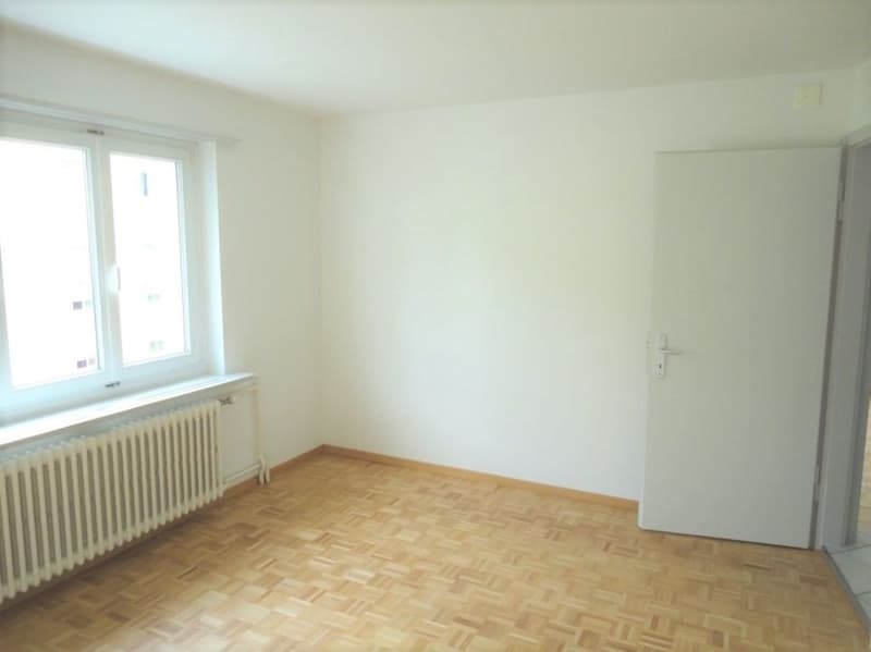 4-room apartment, with large balcony (9)