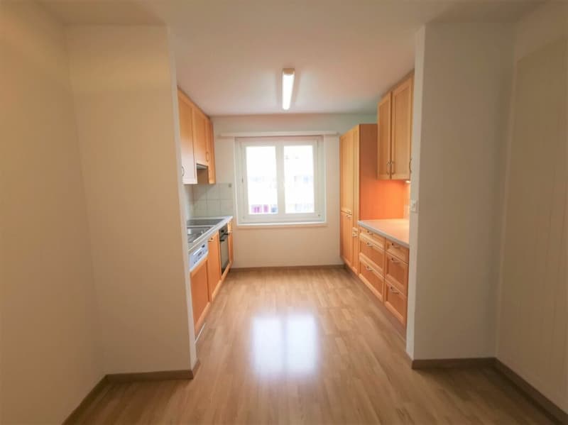 Appartement lumineux et spacieux de 3,5 pièces avec balcon n° 2 (1)