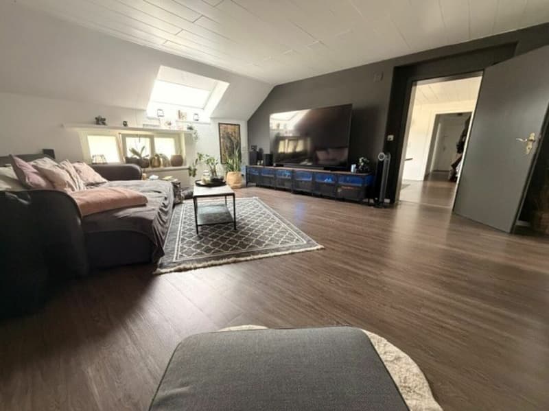 grosszügige 4 Zimmer Wohnung (4)