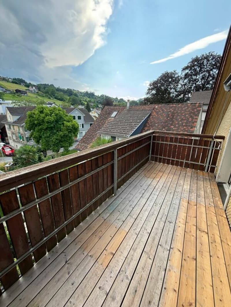 Grosse 4.0-Zimmer Wohnung (5)