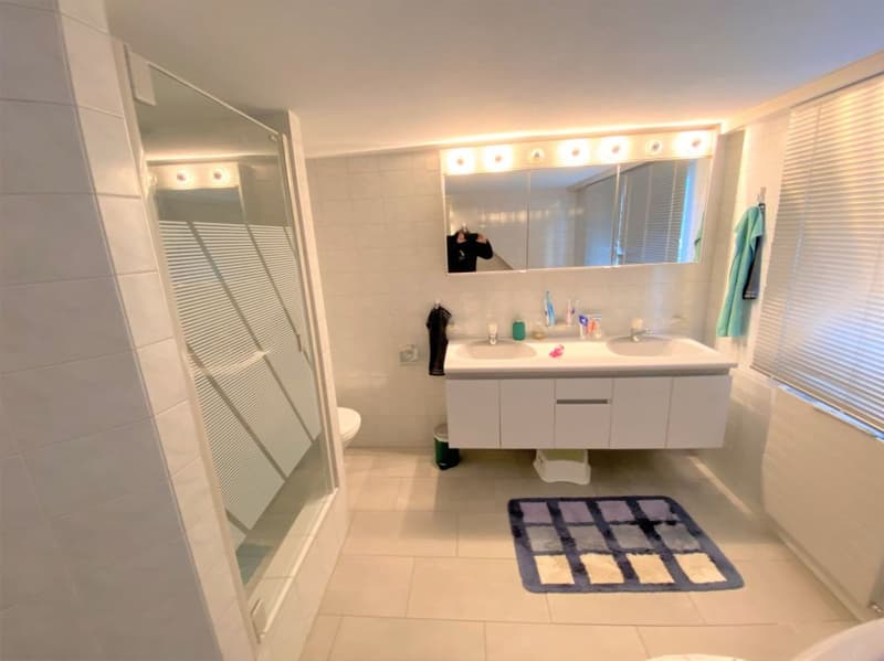 Grosse 4.0-Zimmer Wohnung (8)