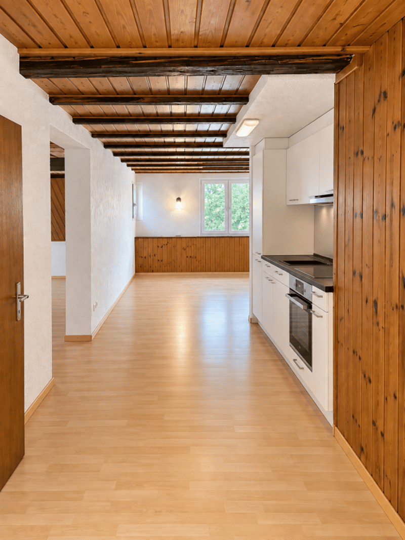 Grosszügige 3,5 Zimmer-Dachwohnung (1)