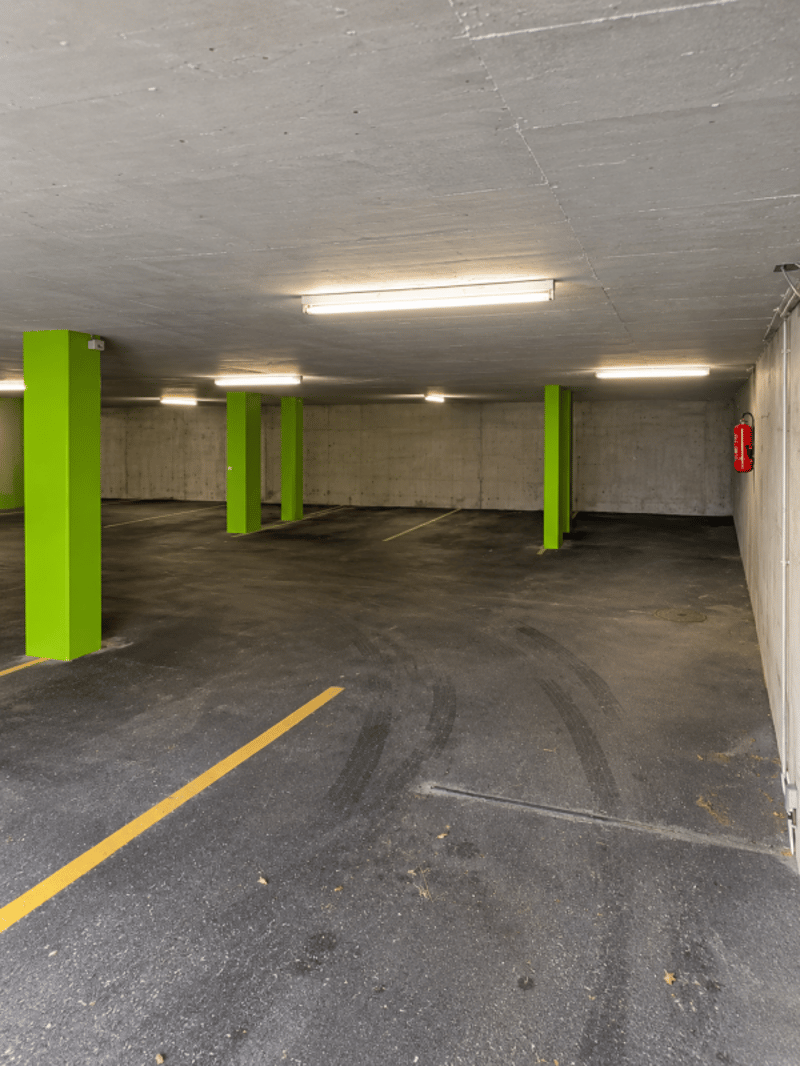 Tiefgaragenstellplatz (2)