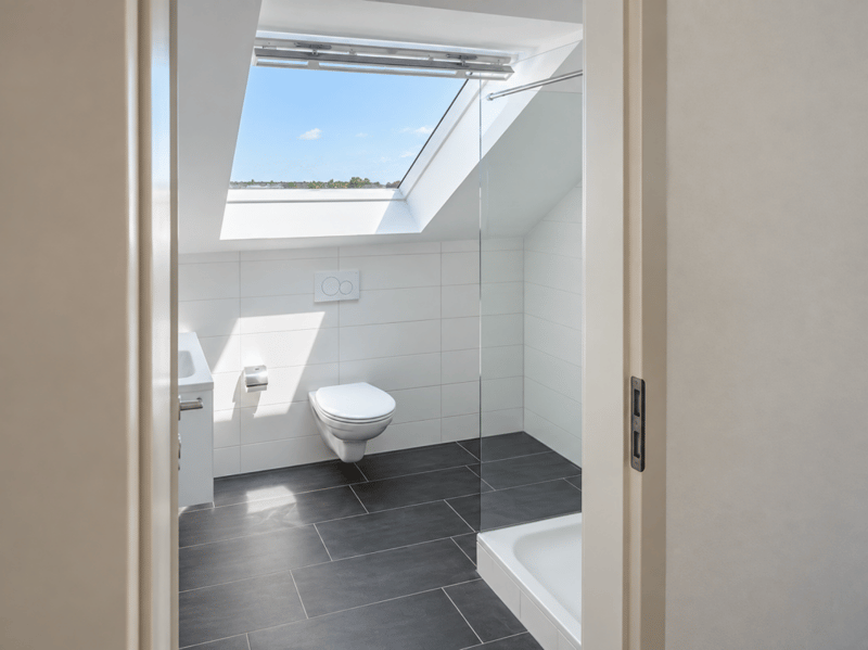Helle 2.5-Zi-Dachwohnung mit grossem Balkon (9)