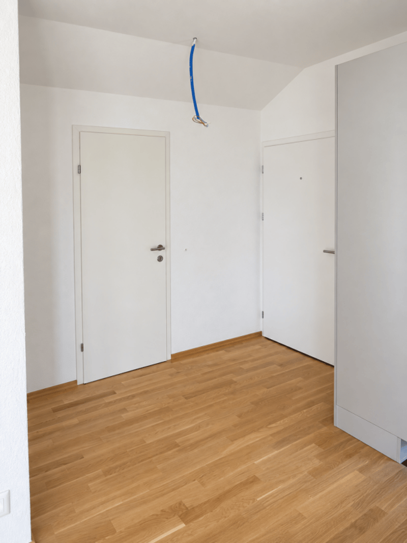Helle 2.5-Zi-Dachwohnung mit grossem Balkon (4)