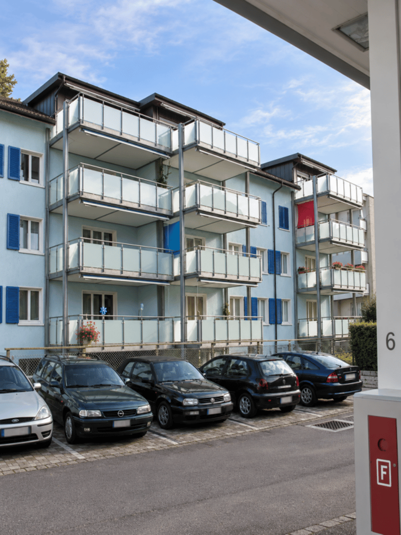 Helle 2.5-Zi-Dachwohnung mit grossem Balkon (10)