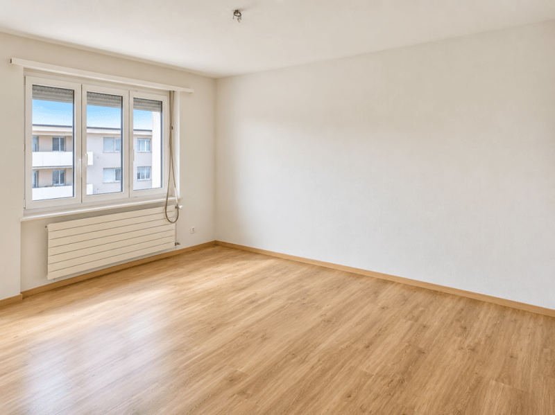 Helle 2.5 Zi. Wohnung zu vermieten (1)