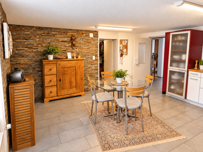 Grosszügige 4.5 Zimmer Wohnung (4)