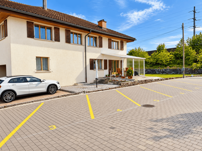 Aussen-Parkplätze zu vermieten (2)