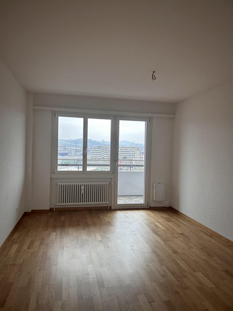 Al Ritmo della Città: Appartamento in Grattacielo Moderno Direttamente al BH Wankdorf (11)