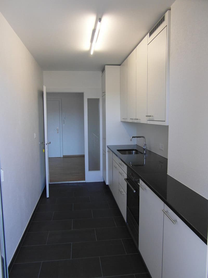 Al Ritmo della Città: Appartamento in Grattacielo Moderno Direttamente al BH Wankdorf (2)