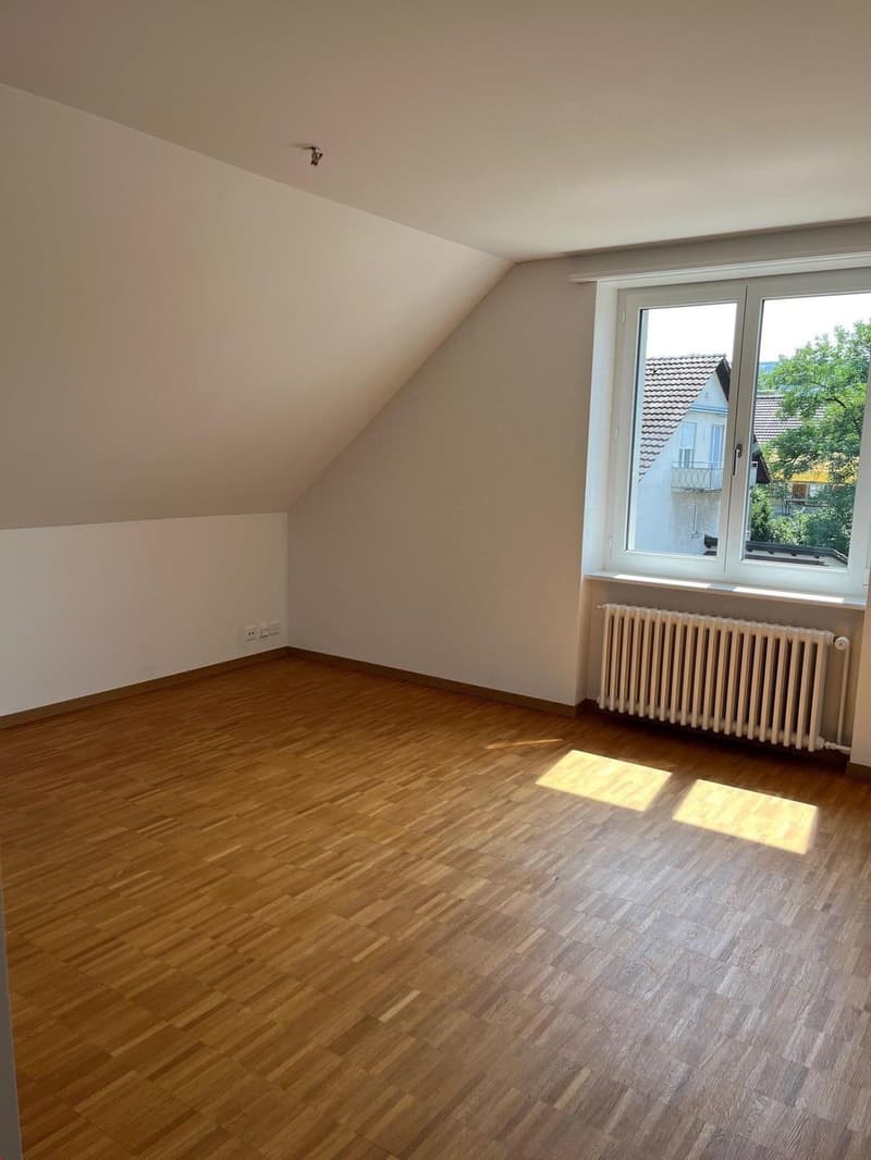 sonnige 2.5-Zimmerwohnung mit Loggia nähe Elfenau (5)
