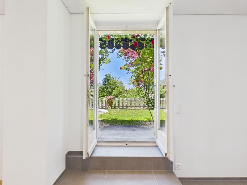 Appartamento di 2,5 locali frescamente ristrutturato con giardino idilliaco a Obstberg (5)