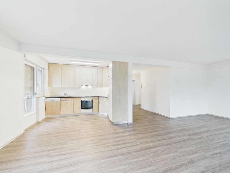 Geräumige 3.5-Zimmerwohnung in Hünibach (2)