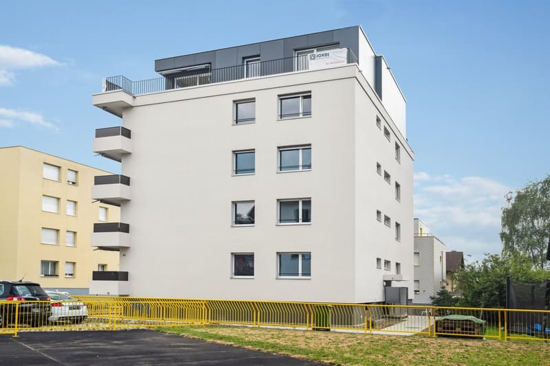 Beautiful 2.5-room attic apartment in Zollikofen (8)