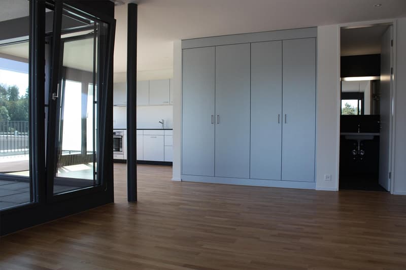 moderne 2.5-Zimmer-Attikawohnung in Herrenschwanden (2)