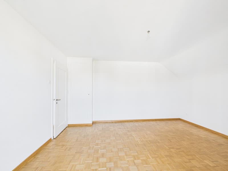 helle 2-Zimmerdachwohnung an zentraler Lage in Bern Bümpliz (9)