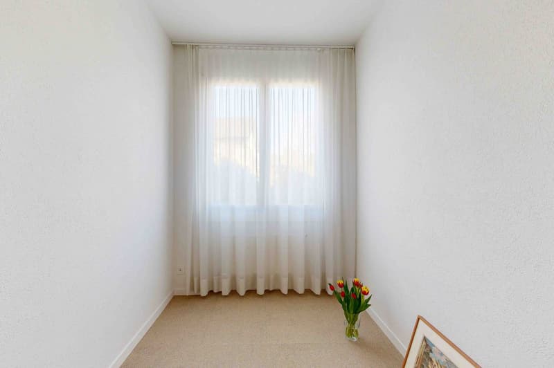 Paradise-like - a nice home for families, ideal size and well-located (20)
