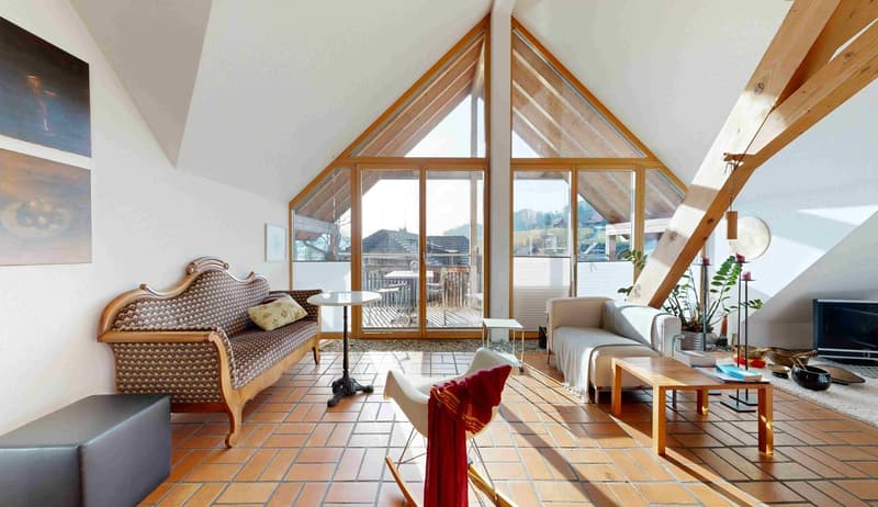Beautifully situated on a large plot of land - huge attic apartment with additional house and a very large garden (12)