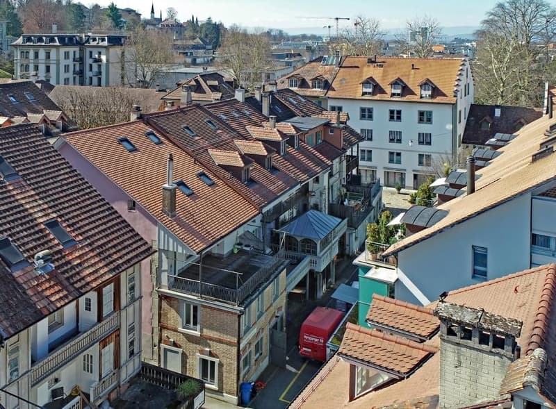 Mura storiche con interni moderni nella città vecchia di Burgdorf (6)