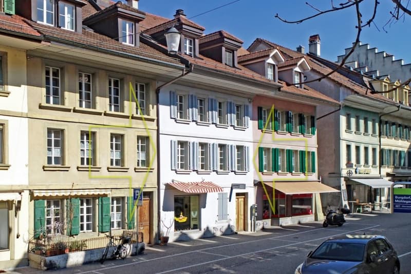Mura storiche con interni moderni nella città vecchia di Burgdorf (2)