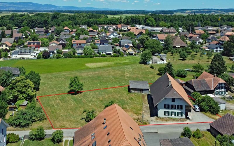 Plus de 2'300 m² de terrain dans un emplacement idéal (1)