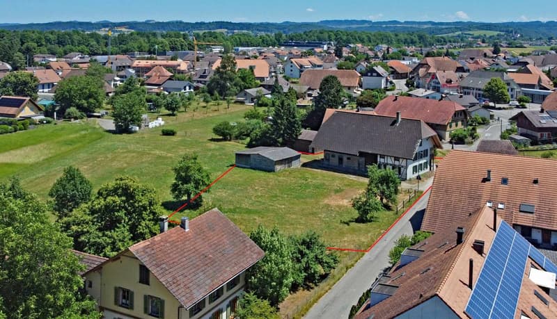 Plus de 2'300 m² de terrain dans un emplacement idéal (2)