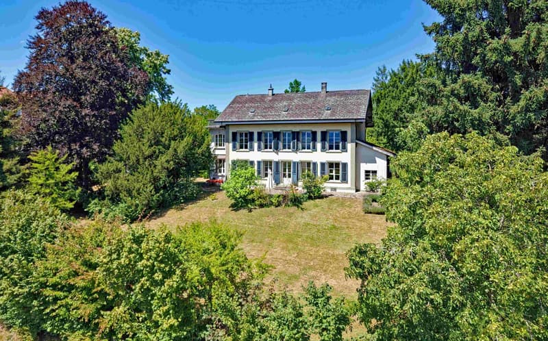 Historic architecture in a prime location with a dreamy view of the Emmental and the Alps (2)