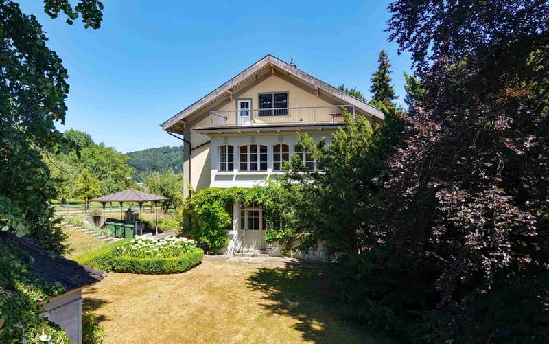 Historic architecture in a prime location with a dreamy view of the Emmental and the Alps (3)