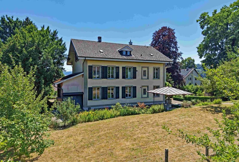 Historic architecture in a prime location with a dreamy view of the Emmental and the Alps (4)