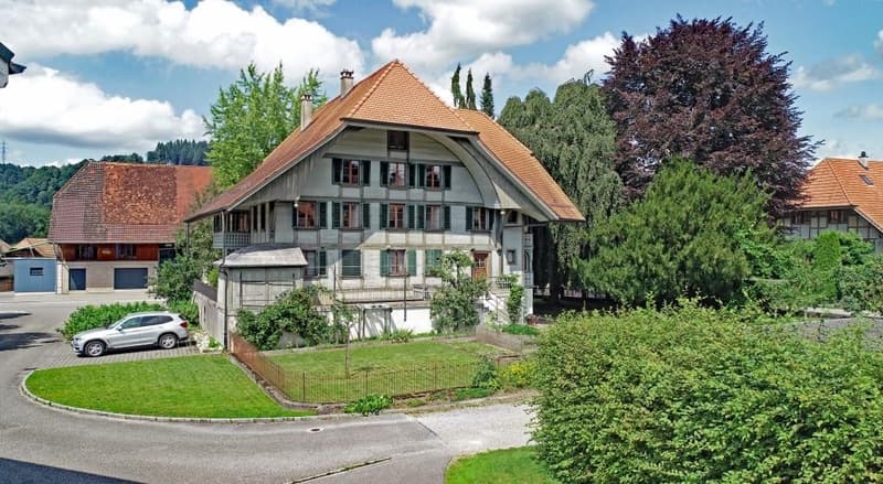 Ä einmalig schöne Wohnstock mit drei riesige Wohnige, wo aber ou ideali Büro chönnte sii (5)
