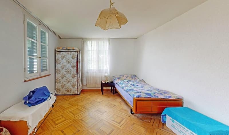 Ä einmalig schöne Wohnstock mit drei riesige Wohnige, wo aber ou ideali Büro chönnte sii (23)