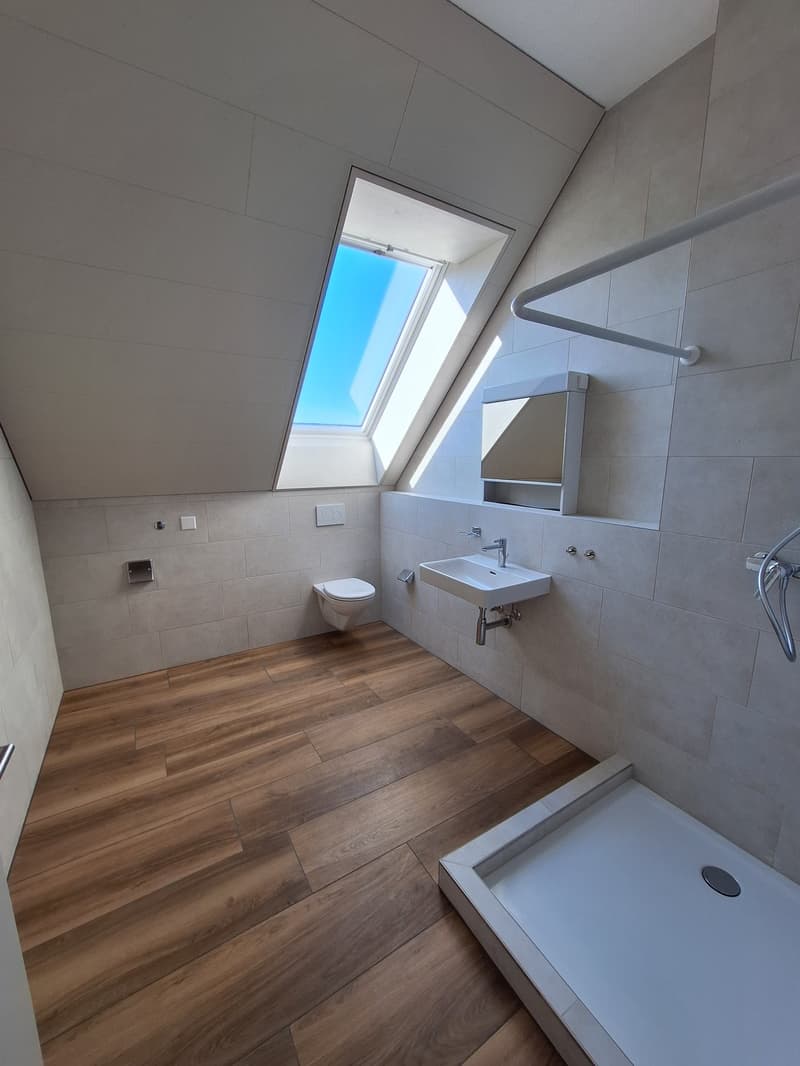 Ampio appartamento di 3,5 locali con balcone a Eriswil (10)