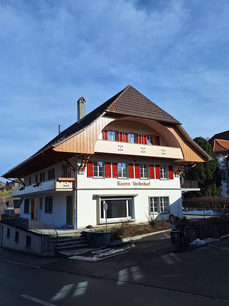 Helle 4.5 Zi Wohnung in Eriswil mit gedecktem Parkplatz (1)