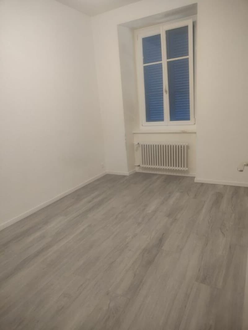 3-room apartment on the 1st floor - Rue de l'Hôtel de Ville 109, La Chaux-de-Fonds (4)