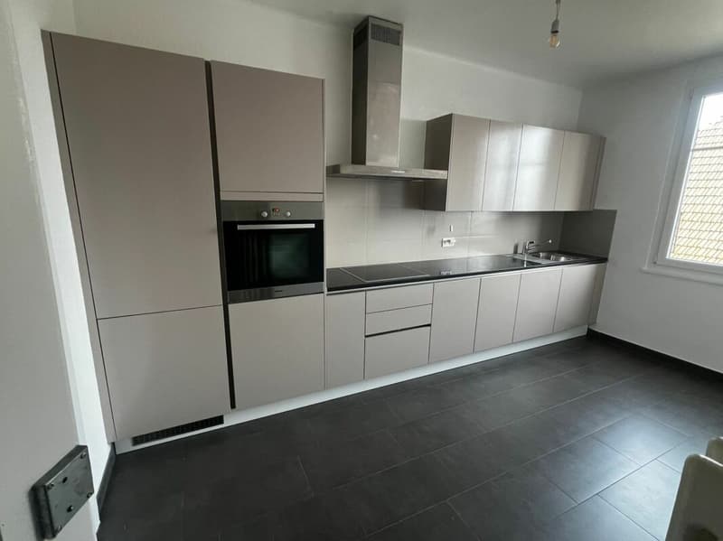 RESERVE - Magnifique appartement de 6 pièces au dernier étage d'un immeuble de caractère - Rue Edouard-Desor 3 à Neuchâtel (2)