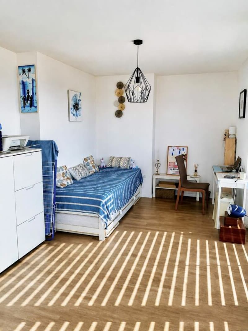 Magnifique duplex en attique de 4,5 pièces avec terrasses - Chemin des Longins 25 à Cornaux (14)