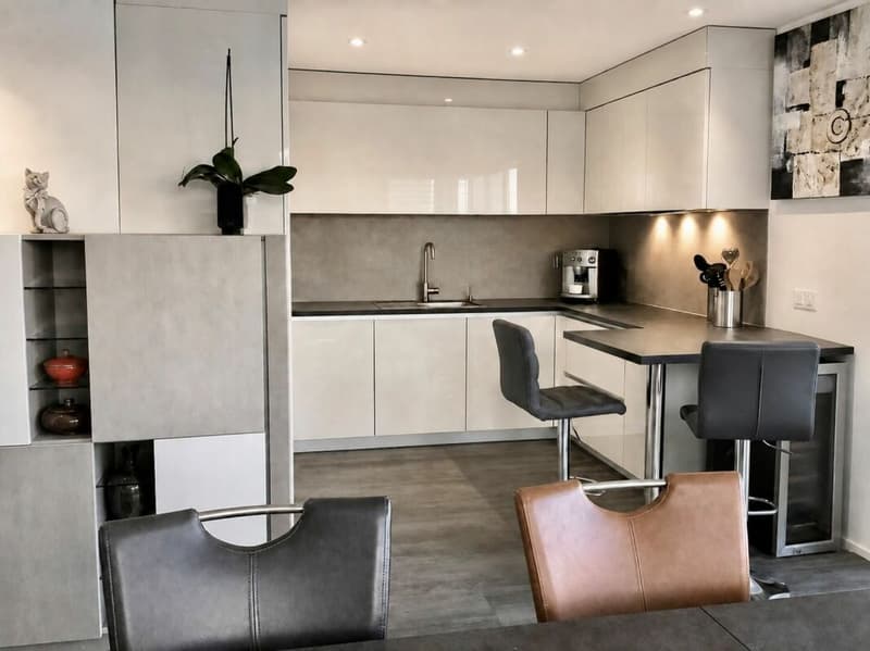 Magnifique duplex en attique de 4,5 pièces avec terrasses - Chemin des Longins 25 à Cornaux (3)