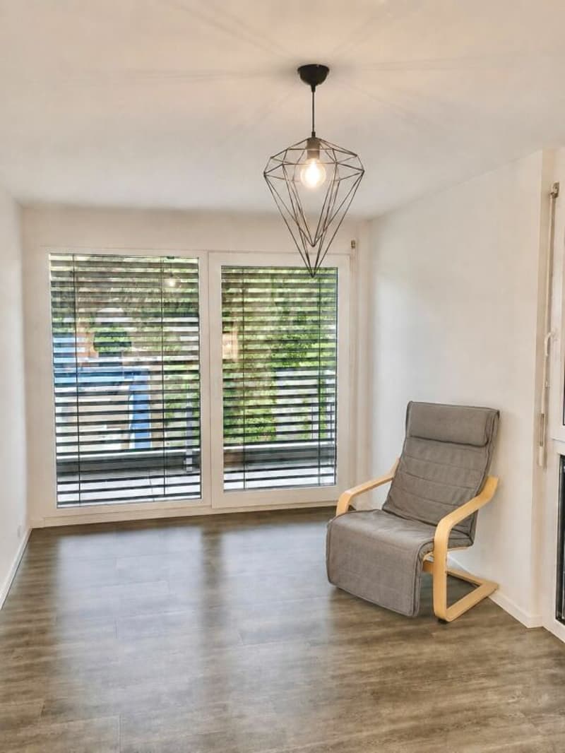 Magnifique duplex en attique de 4,5 pièces avec terrasses - Chemin des Longins 25 à Cornaux (13)